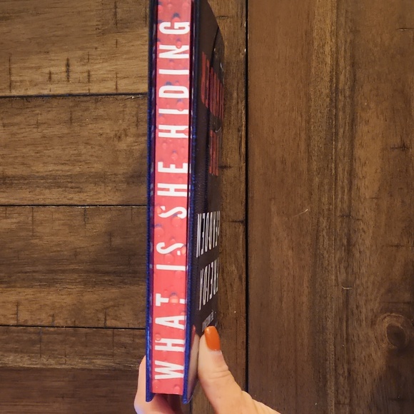 The Intruder by Freida McFadden Hardcover Book - Picture 4 of 4